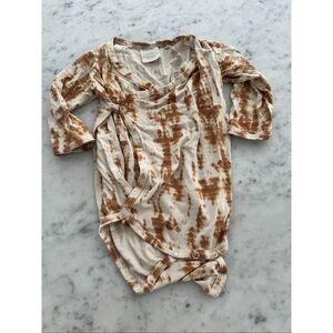 The woods by Kate Quinn bamboo long sleeve crossover bodysuit sz 12-18 months ti